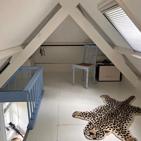 Lingeliefde Complete Met Eigen Keuken En Badkamer