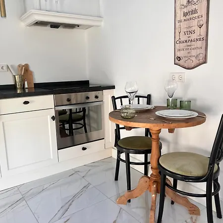 Lingeliefde Complete Met Eigen Keuken En Badkamer 招待所