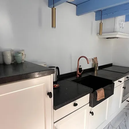 Lingeliefde Complete Met Eigen Keuken En Badkamer 招待所 Acquoy