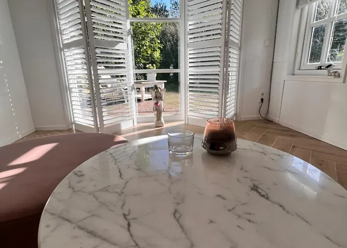 Lingeliefde Complete Met Eigen Keuken En Badkamer Acquoy