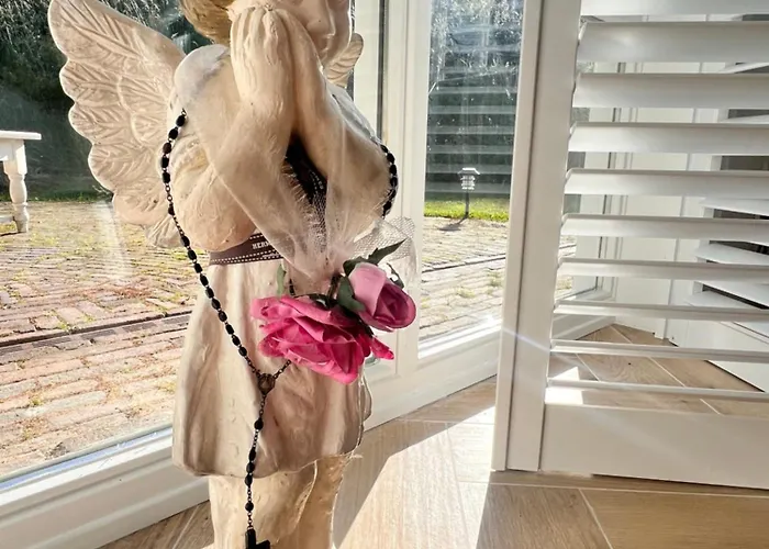 Lingeliefde Complete Met Eigen Keuken En Badkamer Acquoy