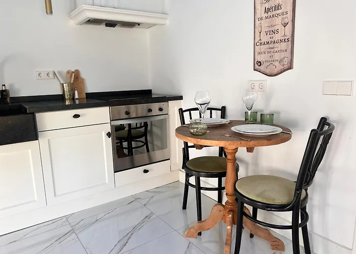 Lingeliefde Complete Met Eigen Keuken En Badkamer Pensjonat