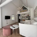 Lingeliefde Complete Met Eigen Keuken En Badkamer Πανσιόν Acquoy