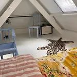 Lingeliefde Complete Met Eigen Keuken En Badkamer 3*