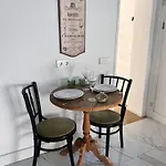 Lingeliefde Complete Met Eigen Keuken En Badkamer