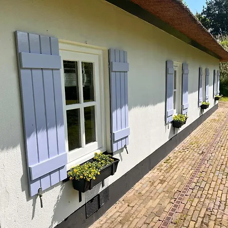 Pensión Lingeliefde Complete Met Eigen Keuken En Badkamer 3*