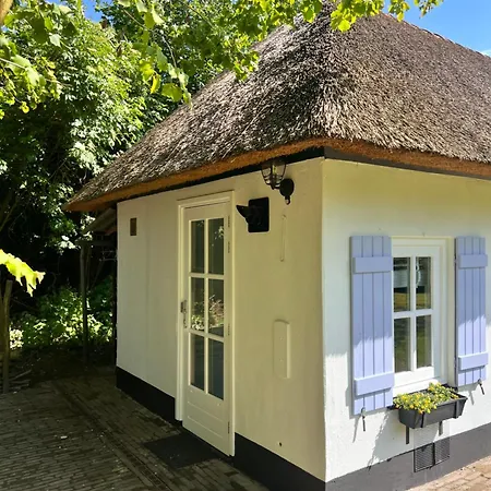 Pensión Lingeliefde Complete Met Eigen Keuken En Badkamer