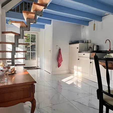 Gasthuis Lingeliefde Complete Met Eigen Keuken En Badkamer