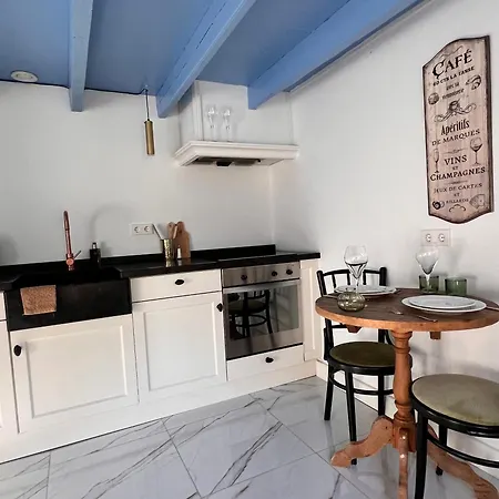 Gasthuis Lingeliefde Complete Met Eigen Keuken En Badkamer 3*