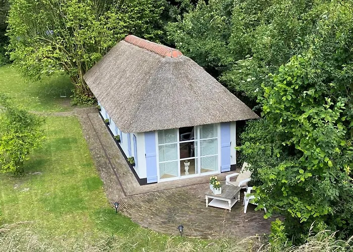 Lingeliefde Complete Met Eigen Keuken En Badkamer 3*