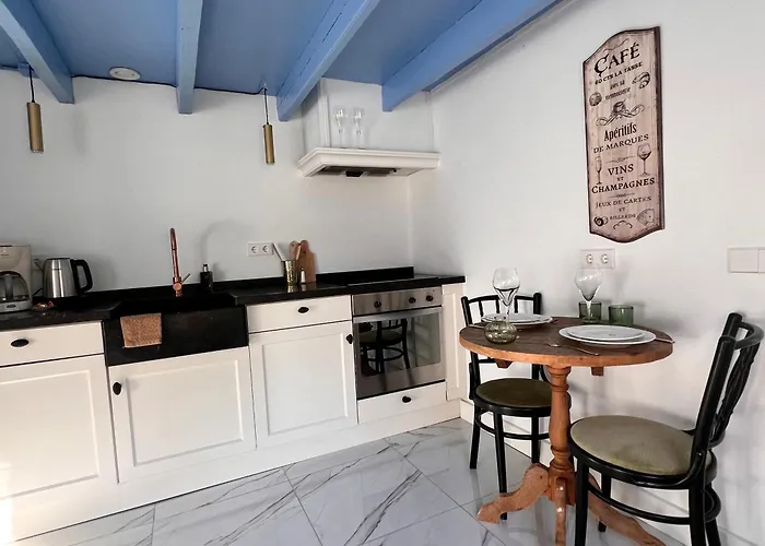 Pensión Lingeliefde Complete Met Eigen Keuken En Badkamer 3*