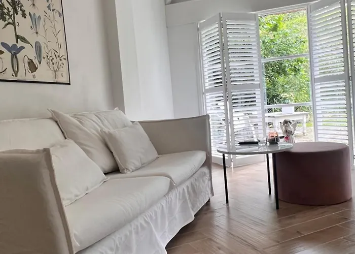 Lingeliefde Complete Met Eigen Keuken En Badkamer Pensión Acquoy